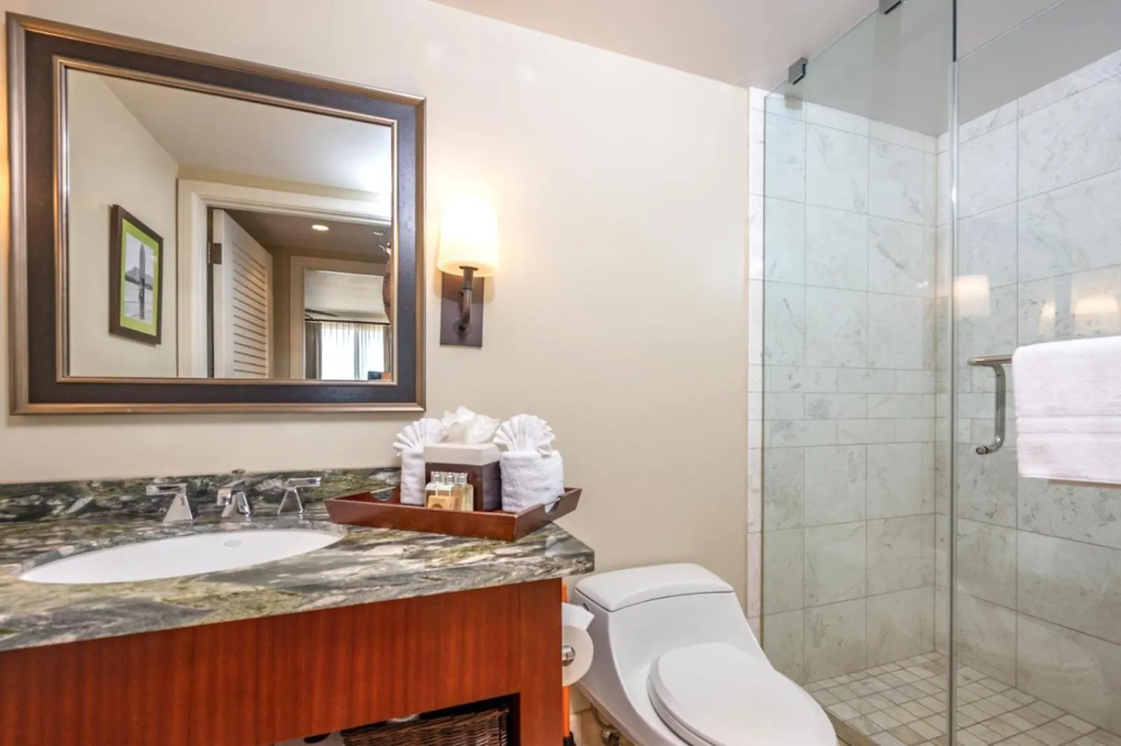 Spacious 3-Bedroom Studio Honua Kai Collection - Multi Unit Listing - Same Floor - Ocean Views - 2 Free Rental Cars Hkh-52937 Kaanapali